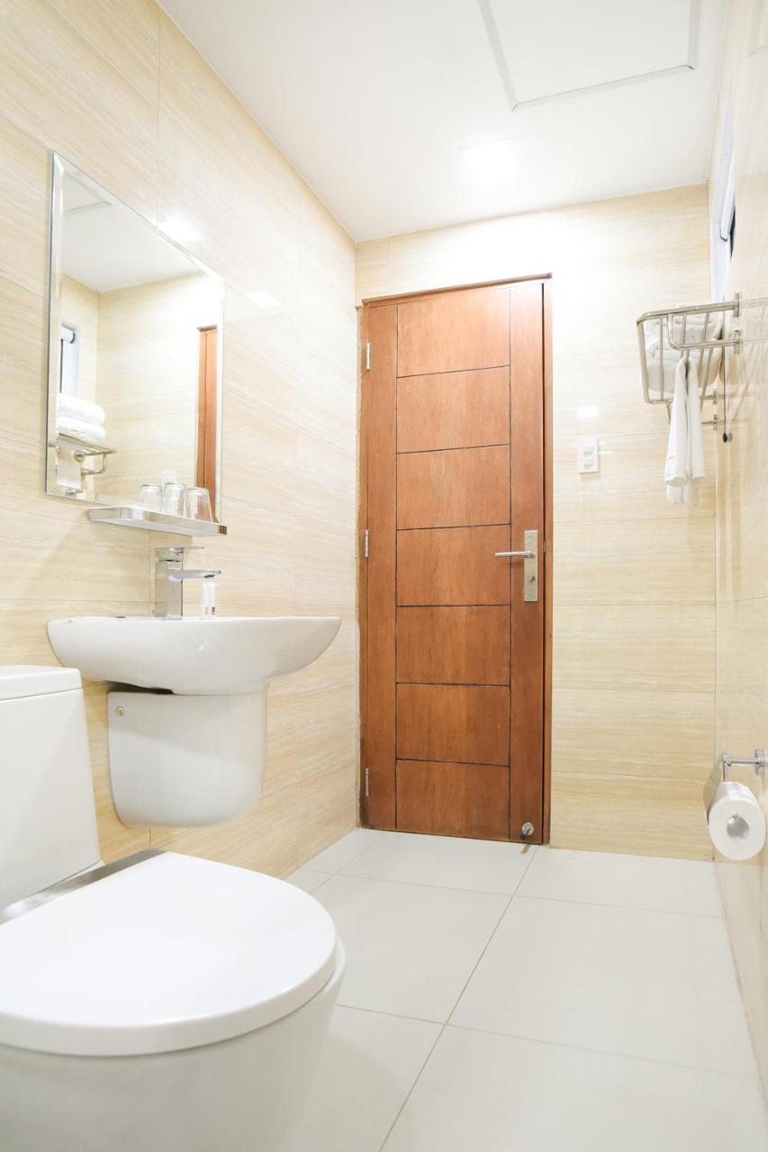 Hotel Merlo Makati City Luaran gambar