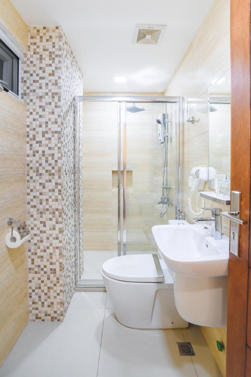 Hotel Merlo Makati City Luaran gambar