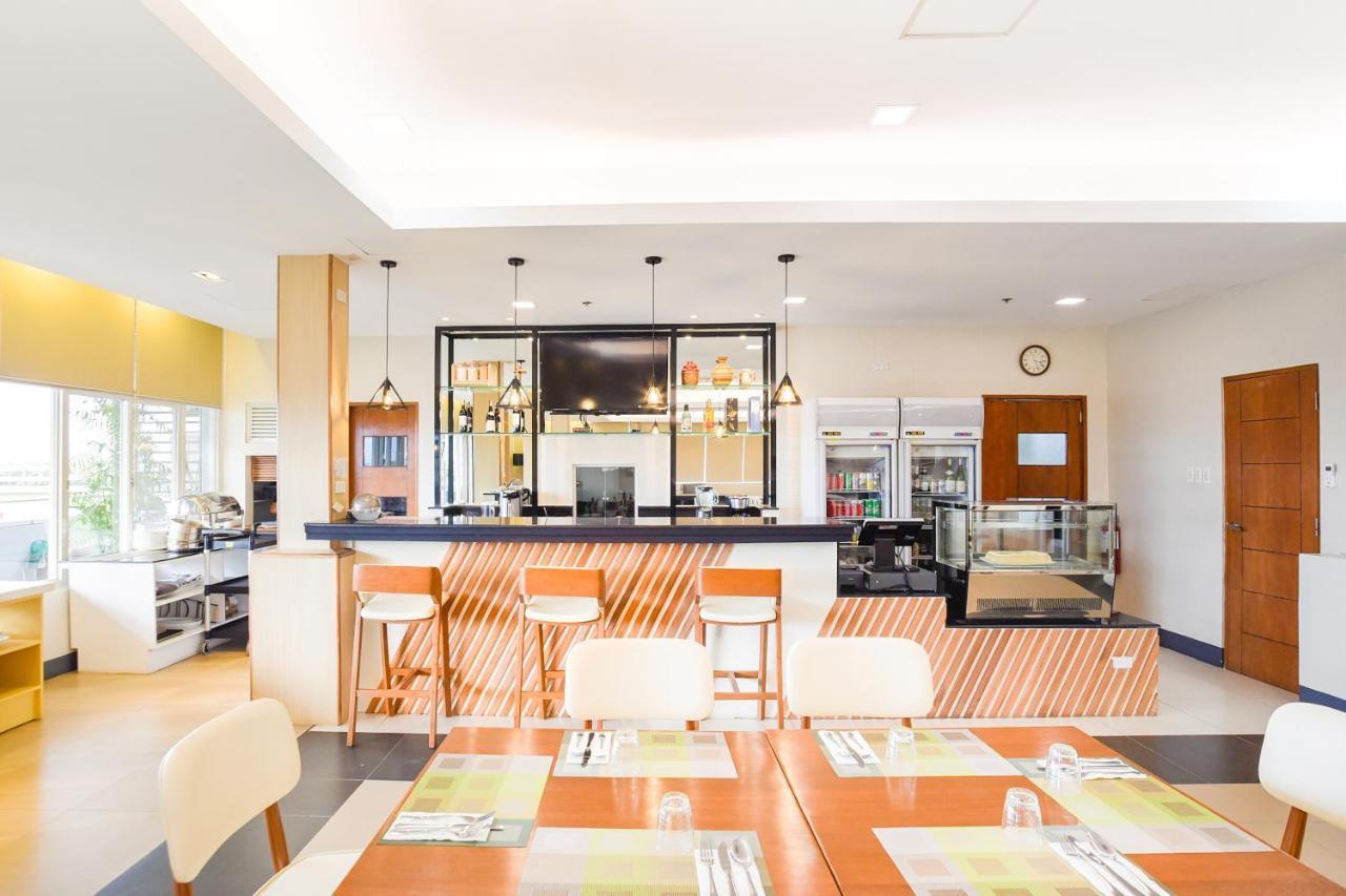 Hotel Merlo Makati City Luaran gambar