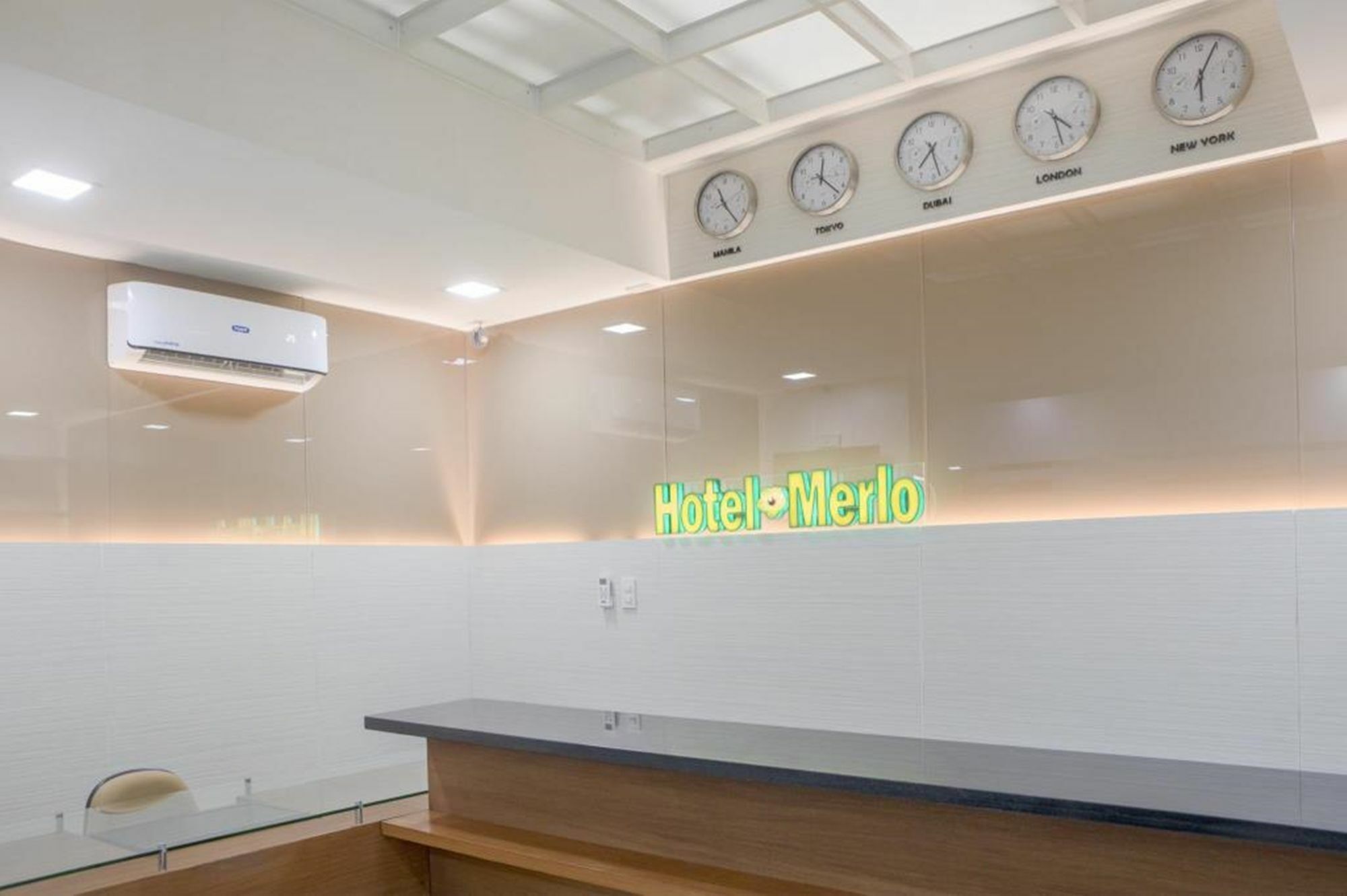 Hotel Merlo Makati City Luaran gambar