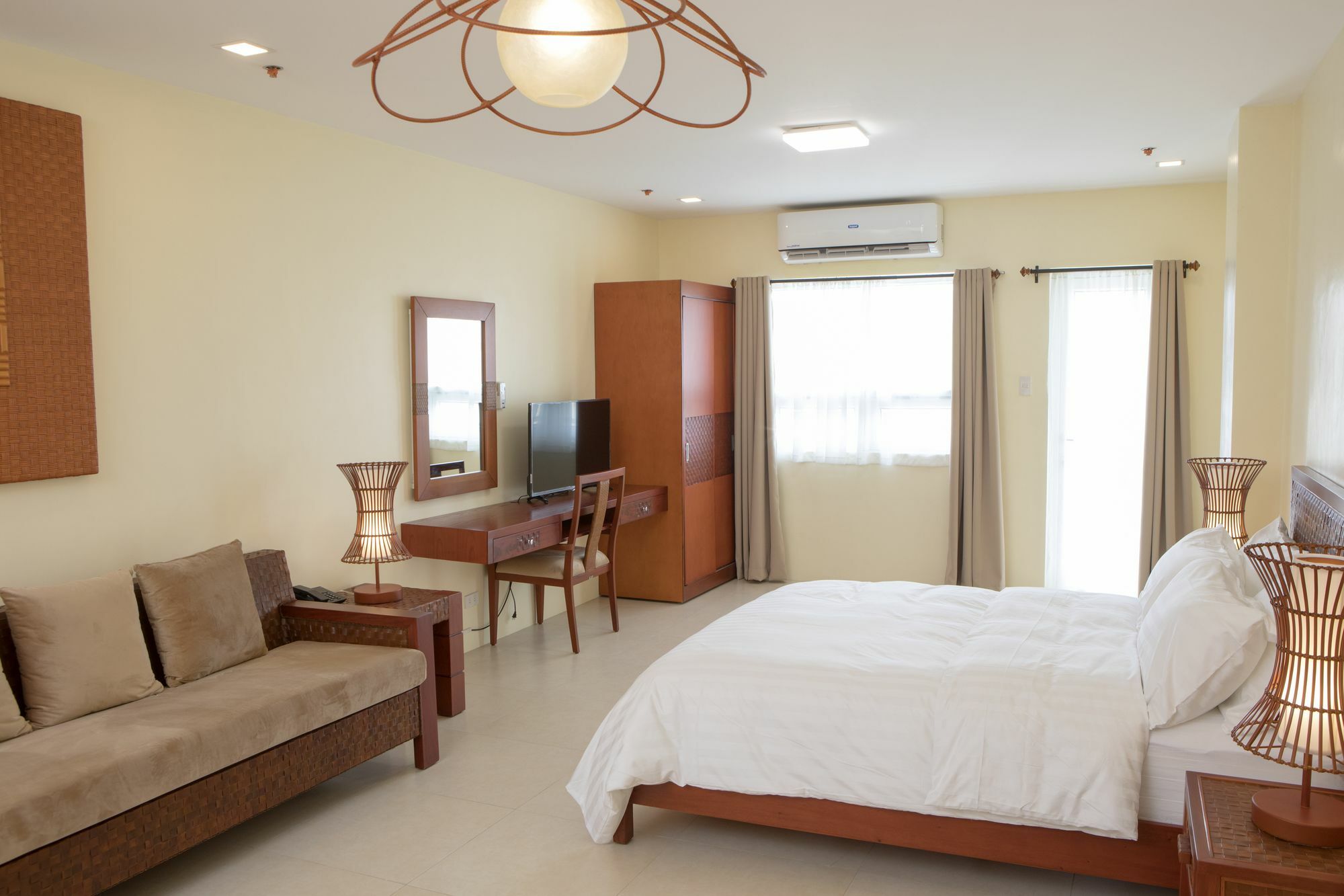 Hotel Merlo Makati City Luaran gambar