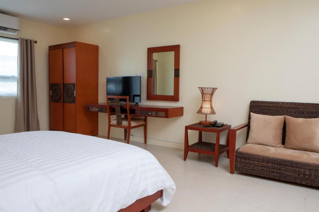 Hotel Merlo Makati City Luaran gambar