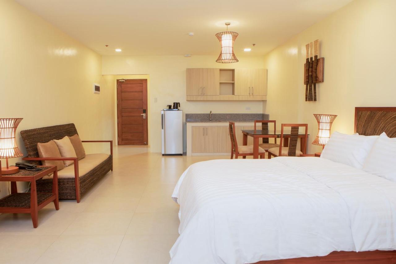 Hotel Merlo Makati City Luaran gambar