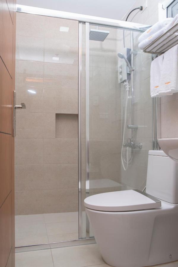 Hotel Merlo Makati City Luaran gambar