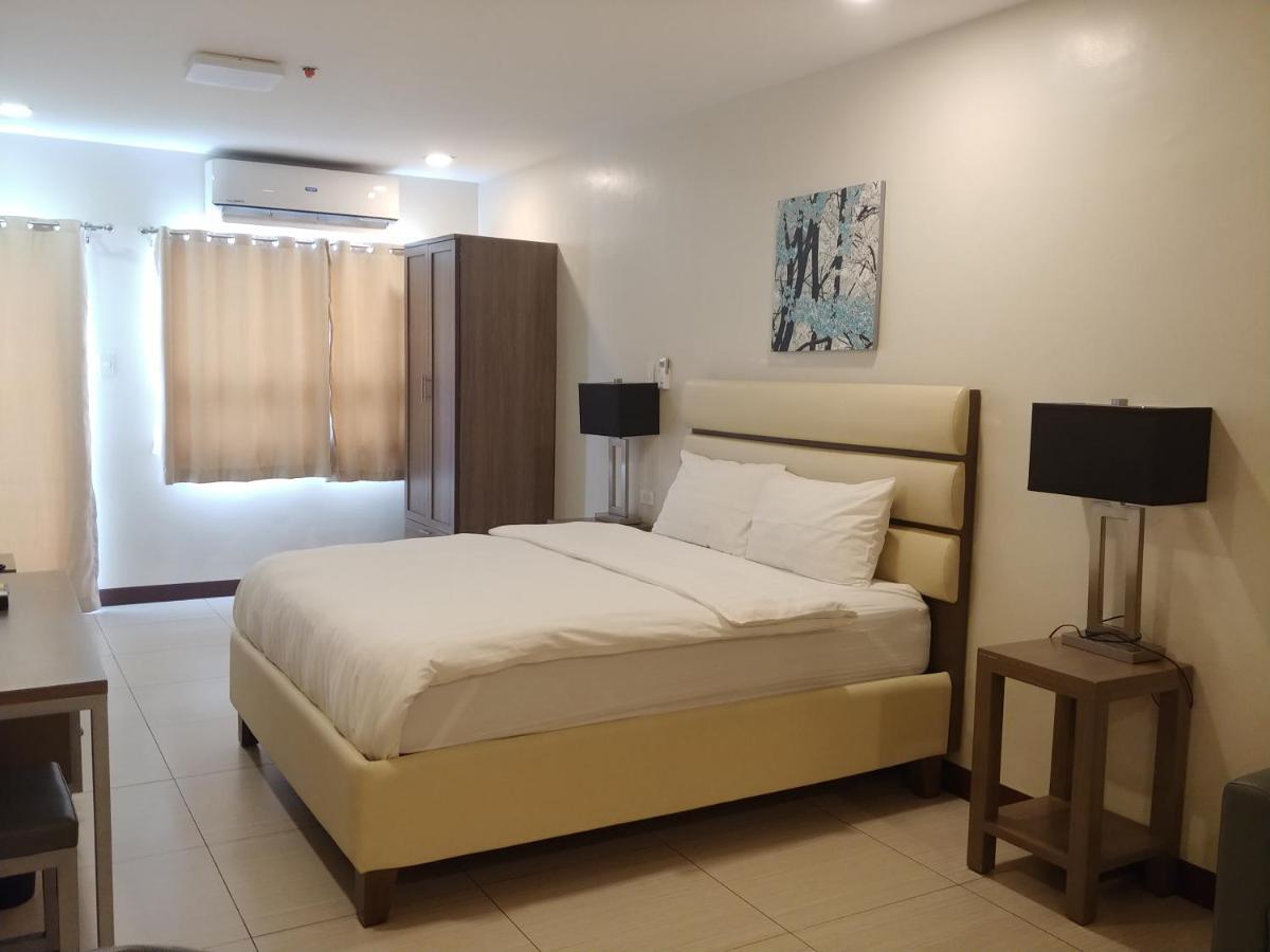 Hotel Merlo Makati City Luaran gambar