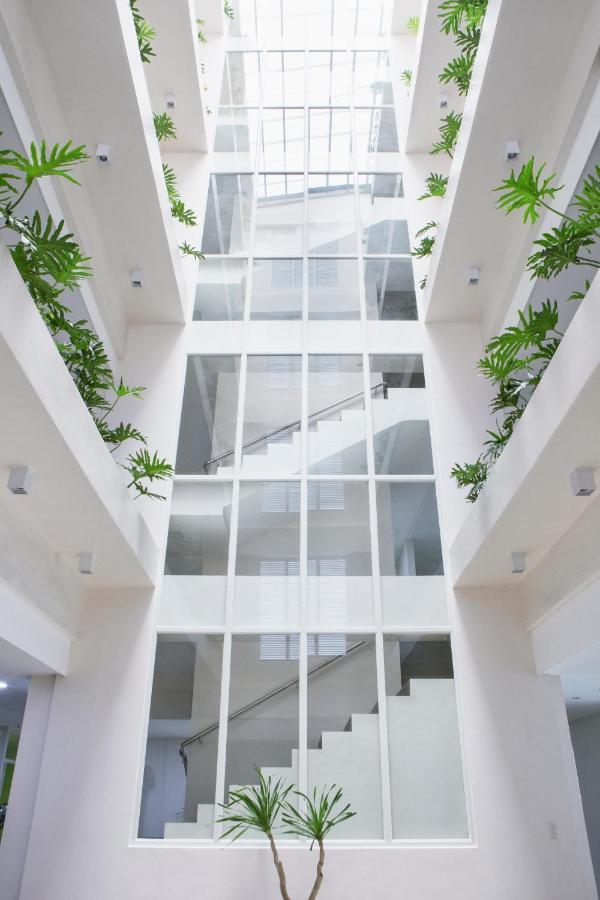 Hotel Merlo Makati City Luaran gambar